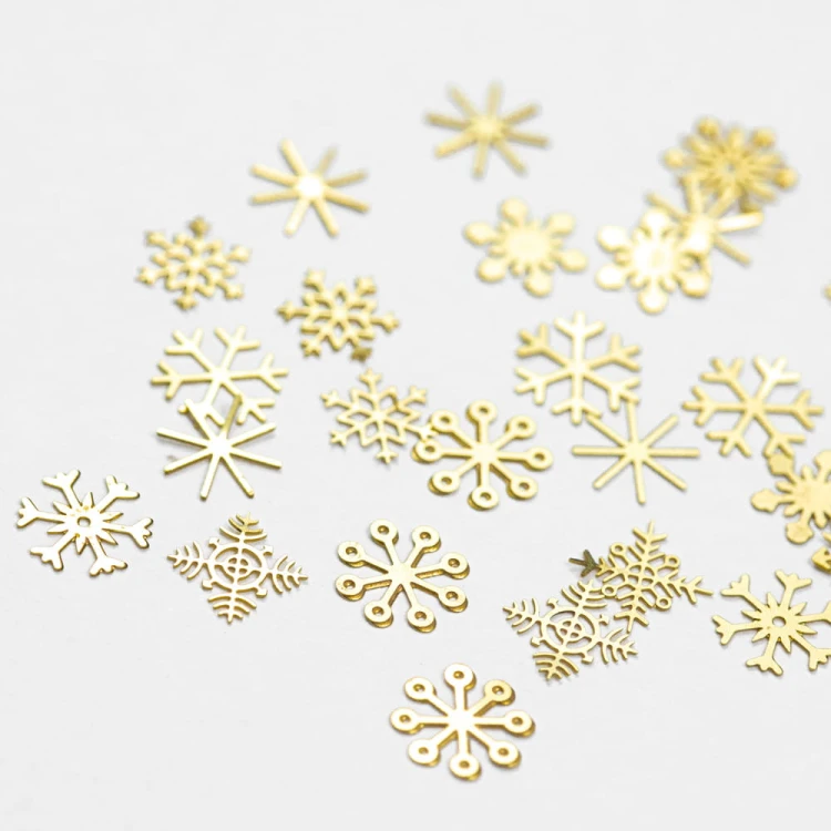 OZDOBY-DO-PAZNOKCI-SNOWFLAKES-SWIATECZNE-SNIEZYNKI-SLOICZEK-4.webp